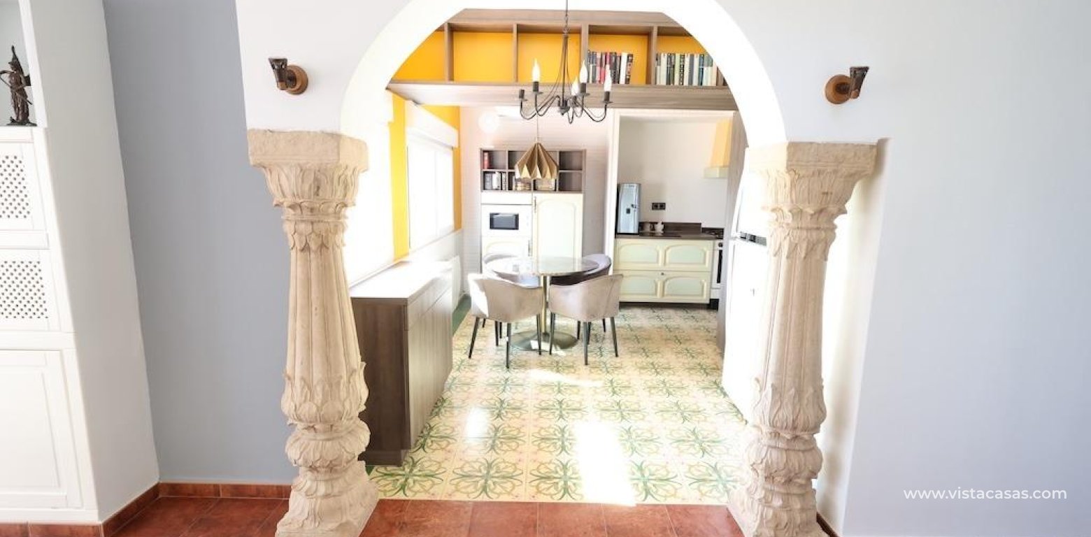 Sale - Villa - Villamartin