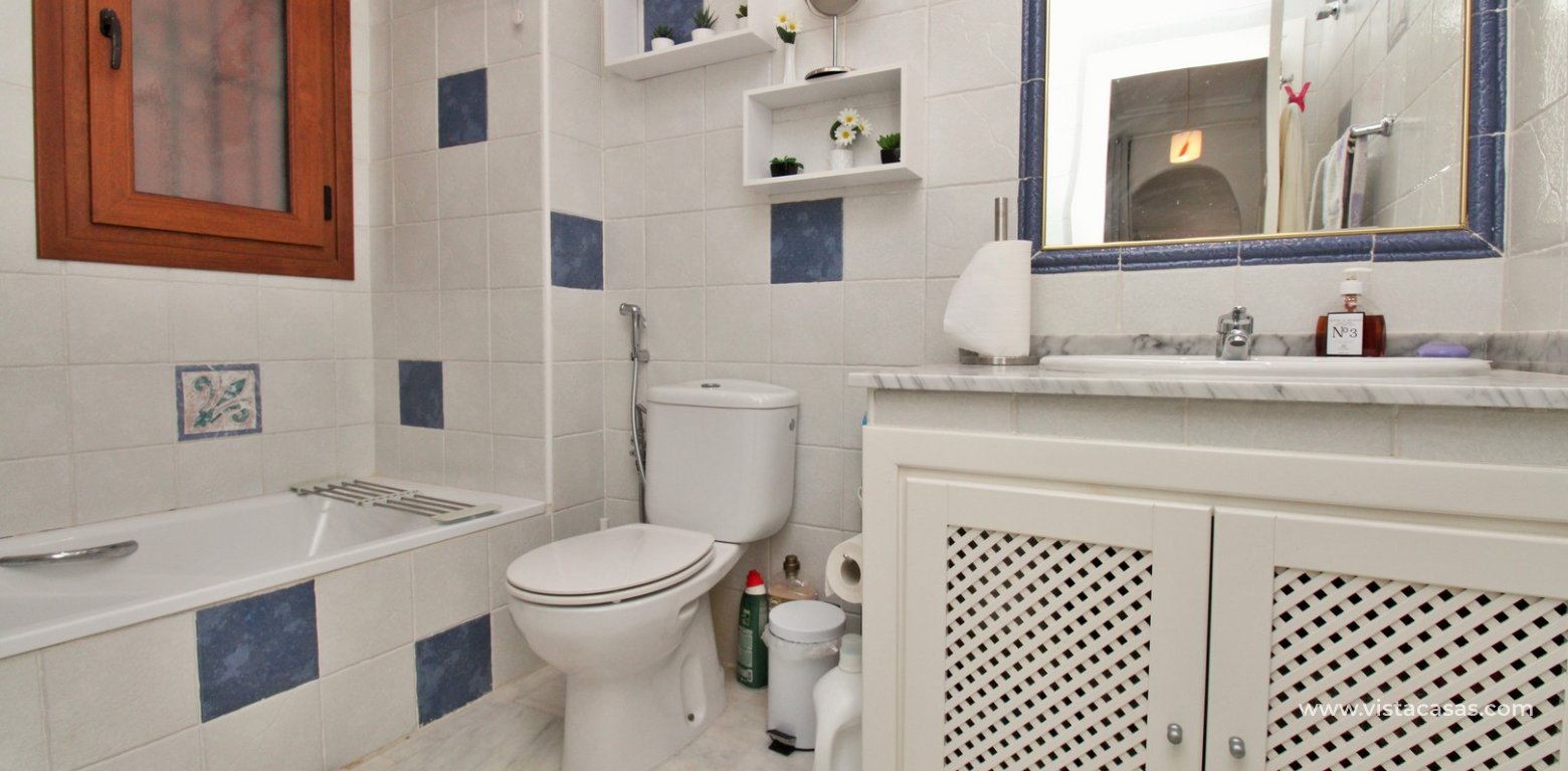 Modern 2 Bed Apartment in Pau 8 Villamartin for Sale bathroom