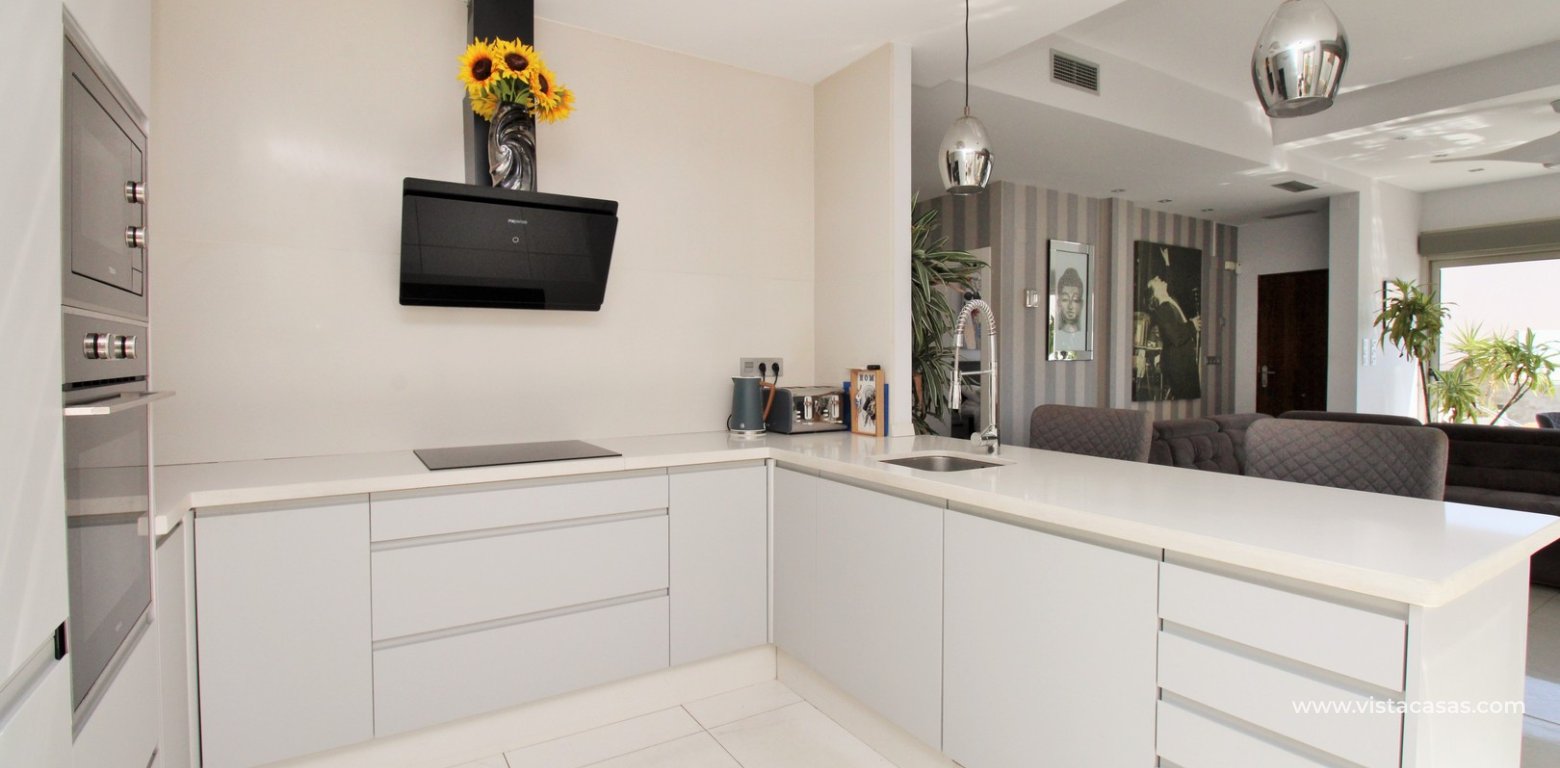 Modern 4-Bed Villa with Pool & Solarium in Villamartin modern kitchen