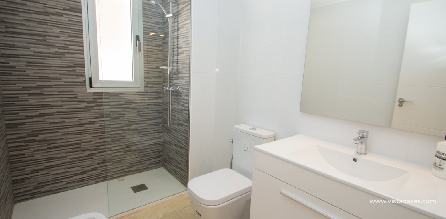New build apartment in Villamartin bathroom