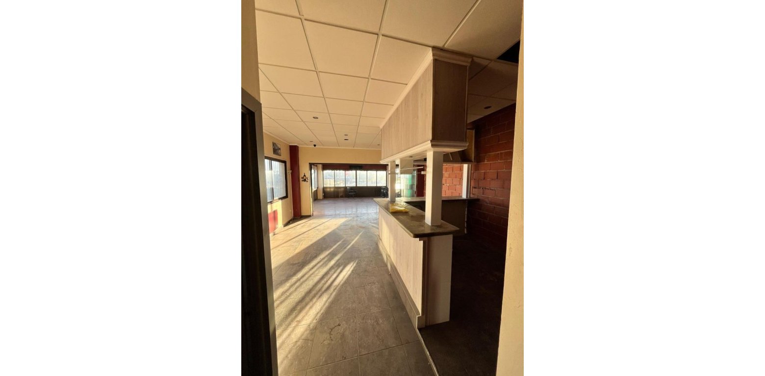 Resale - Commercial - Villamartin