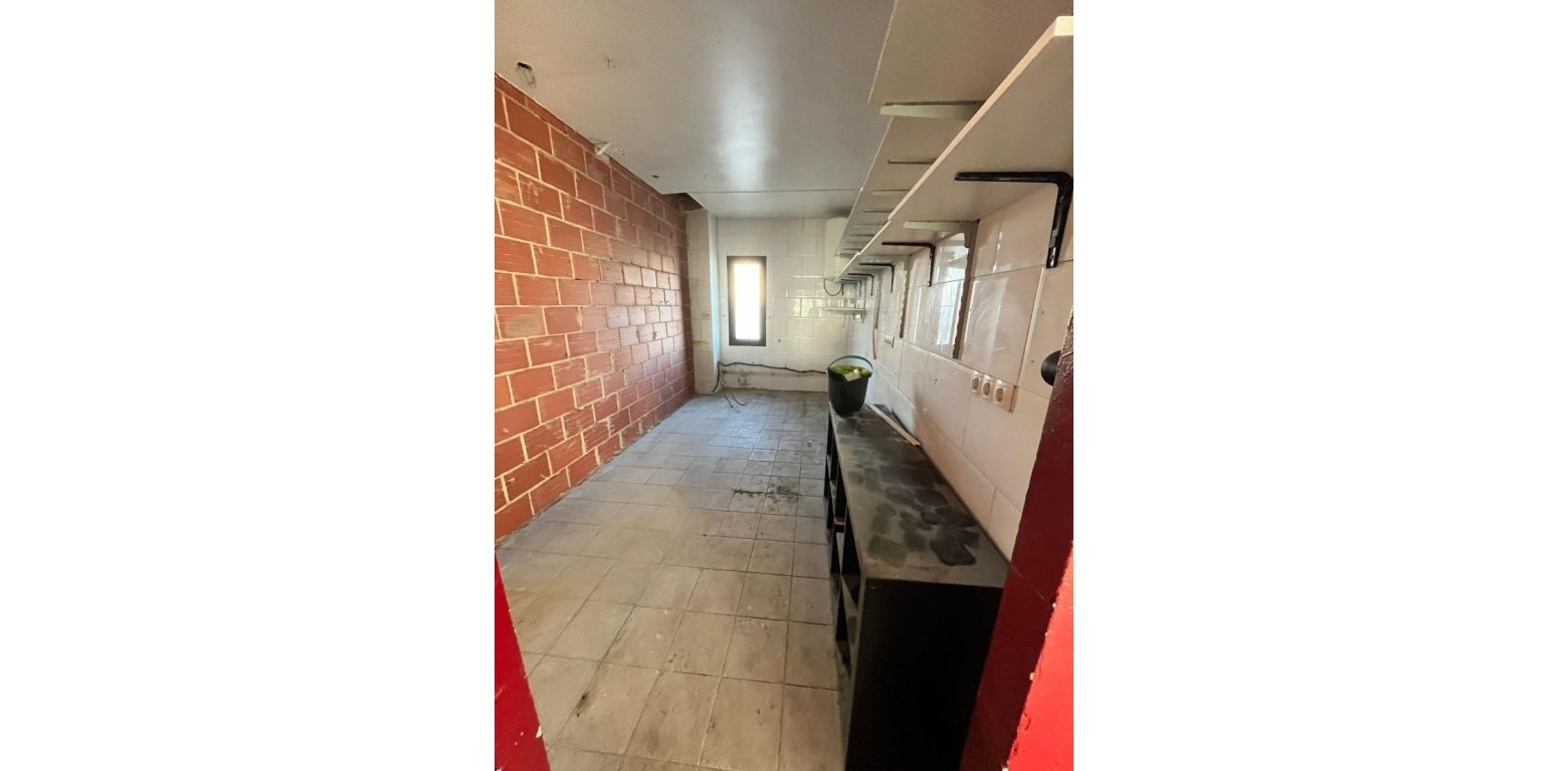 Resale - Commercial - Villamartin