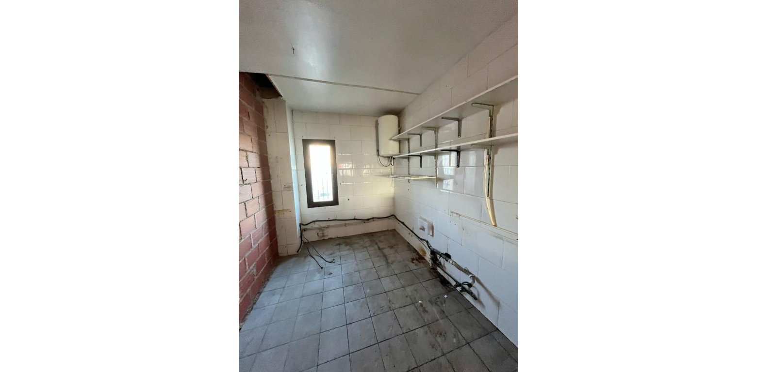 Resale - Commercial - Villamartin