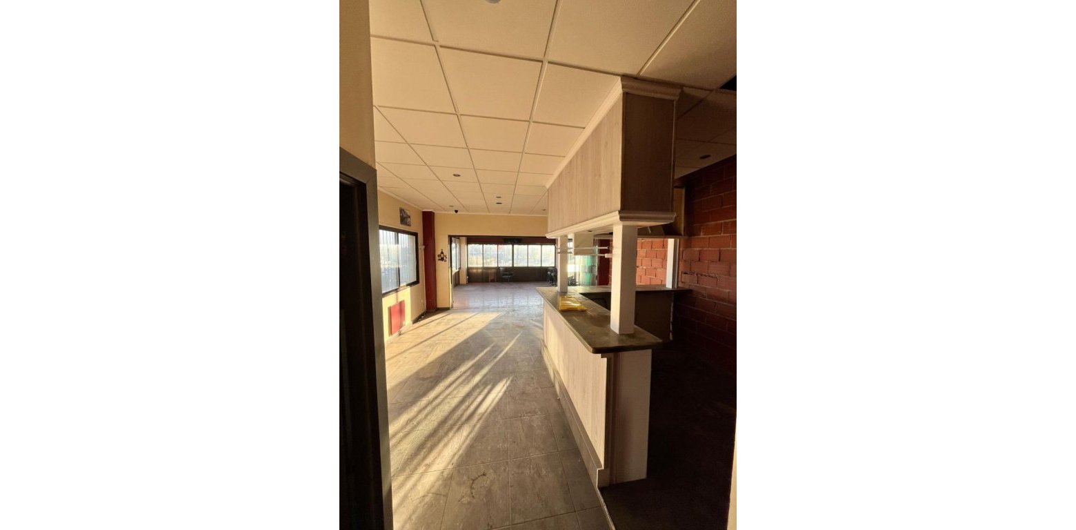 Resale - Commercial - Villamartin