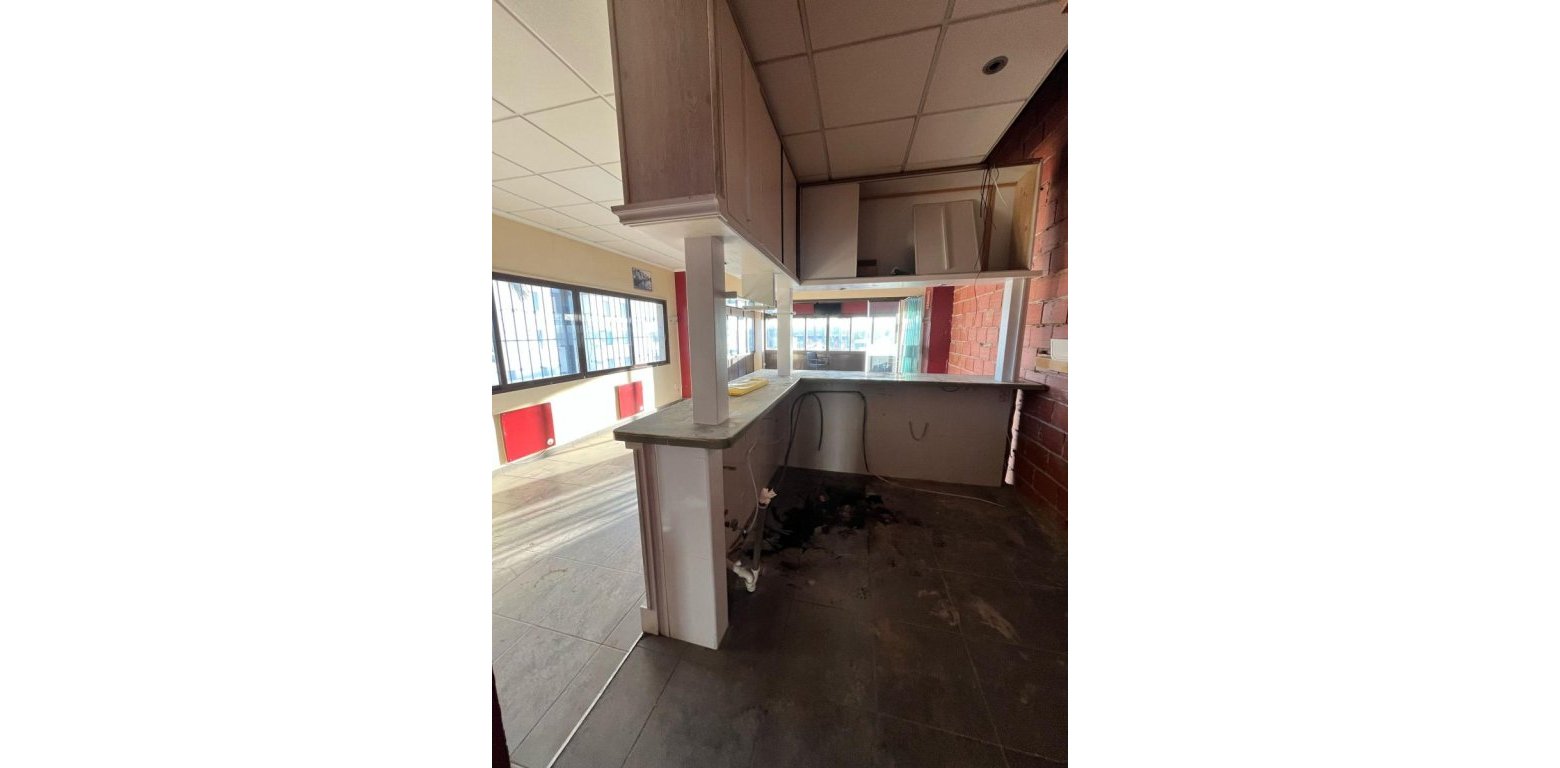 Resale - Commercial - Villamartin