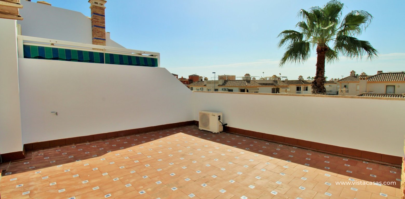 Buhardilla Townhouse for Sale in Pau 8 Villamartin roof terrace