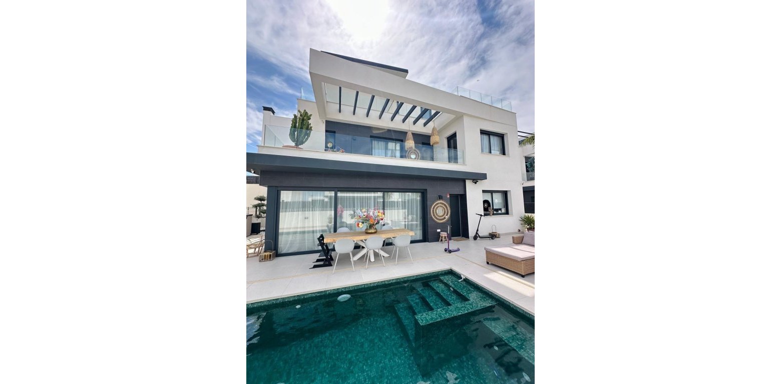 Resale - Villa - Algorfa