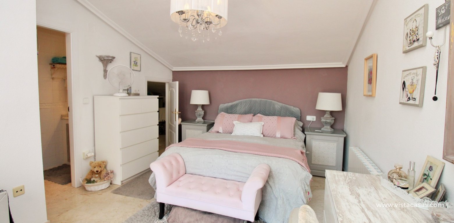 Buhardilla Townhouse for Sale in R19 Los Dolses master bedroom