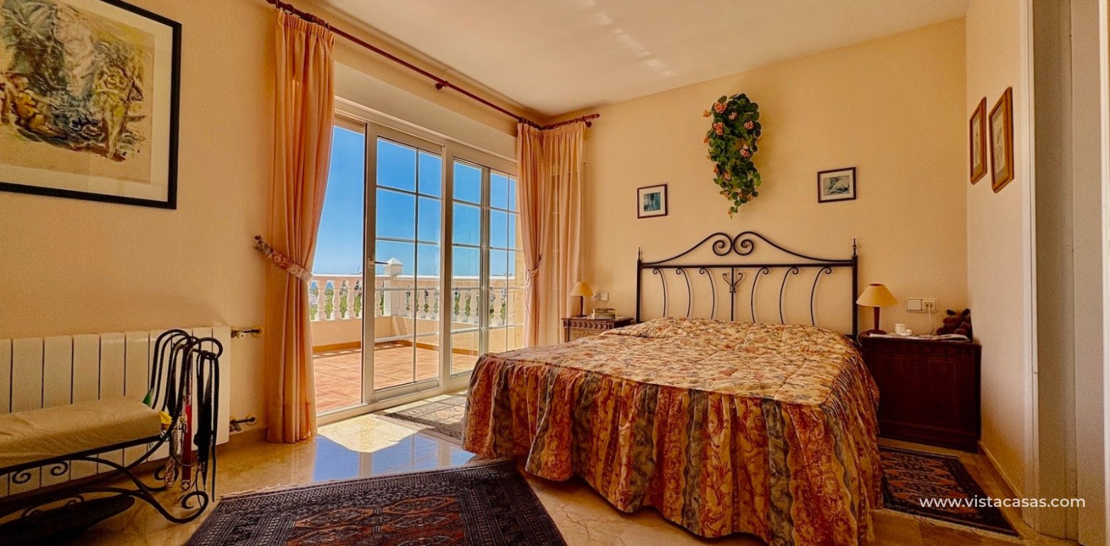 Resale - Villa - Villamartin