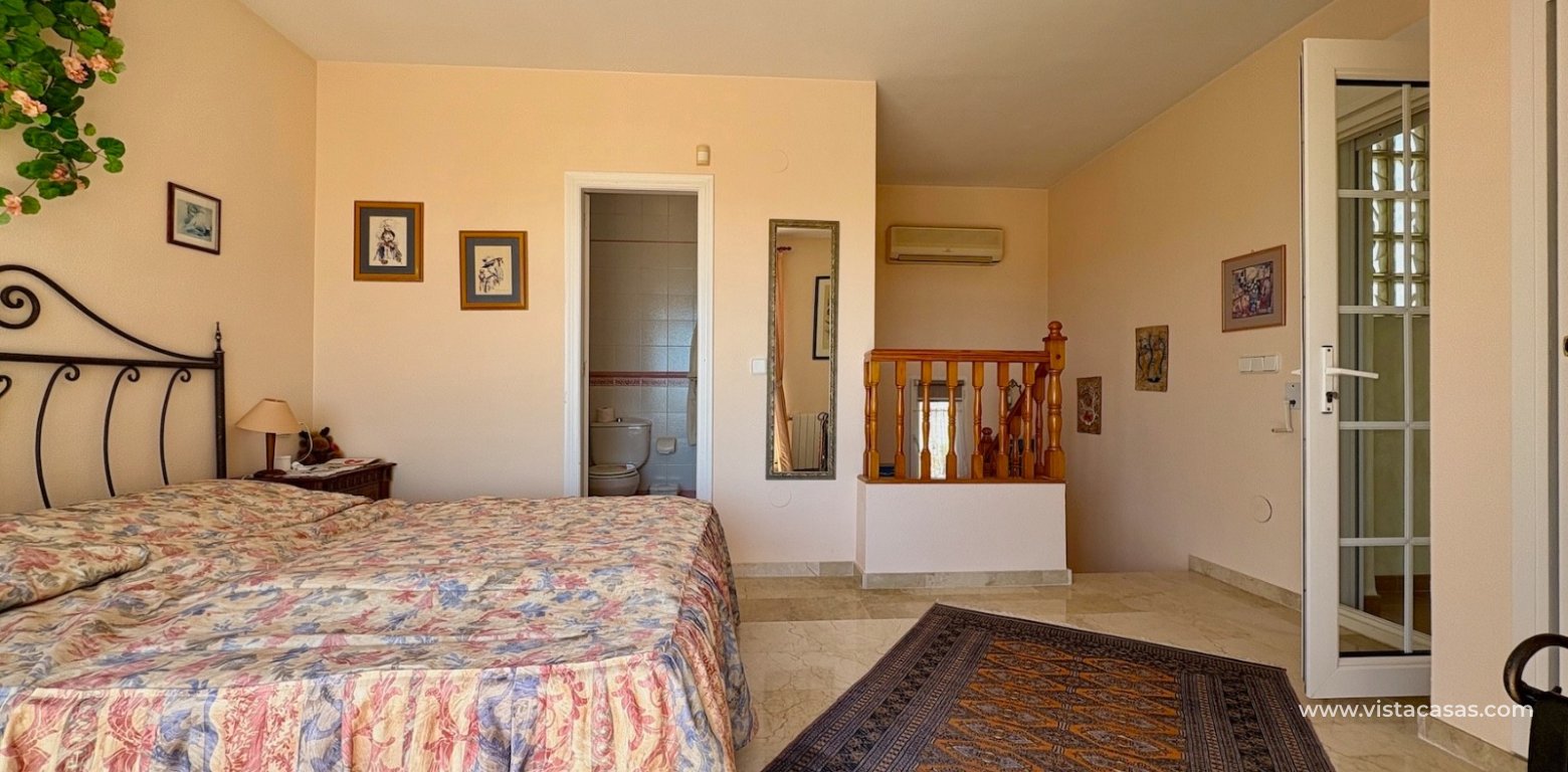 Resale - Villa - Villamartin