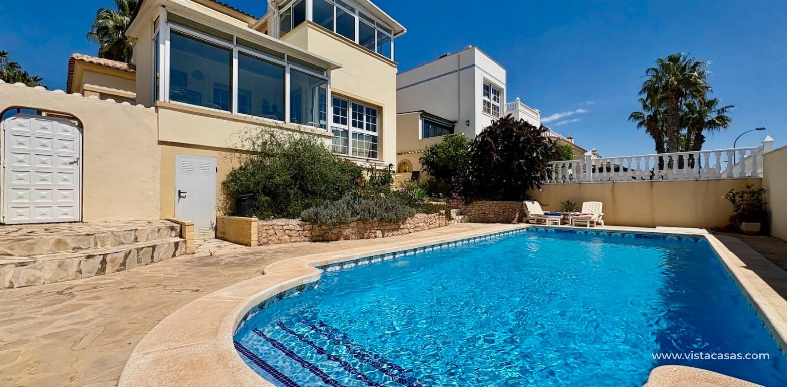 Resale - Villa - Villamartin