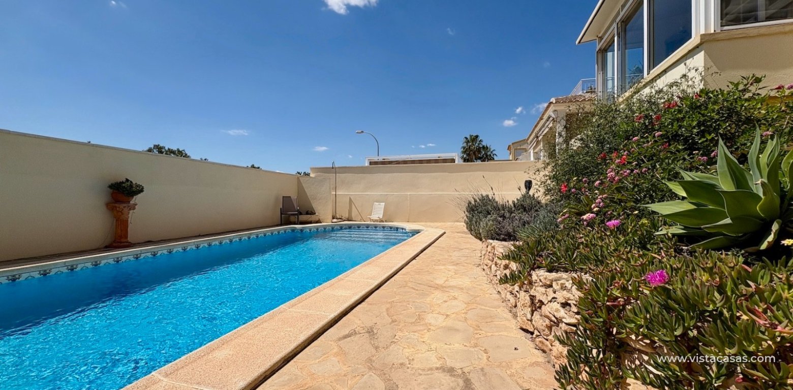 Resale - Villa - Villamartin