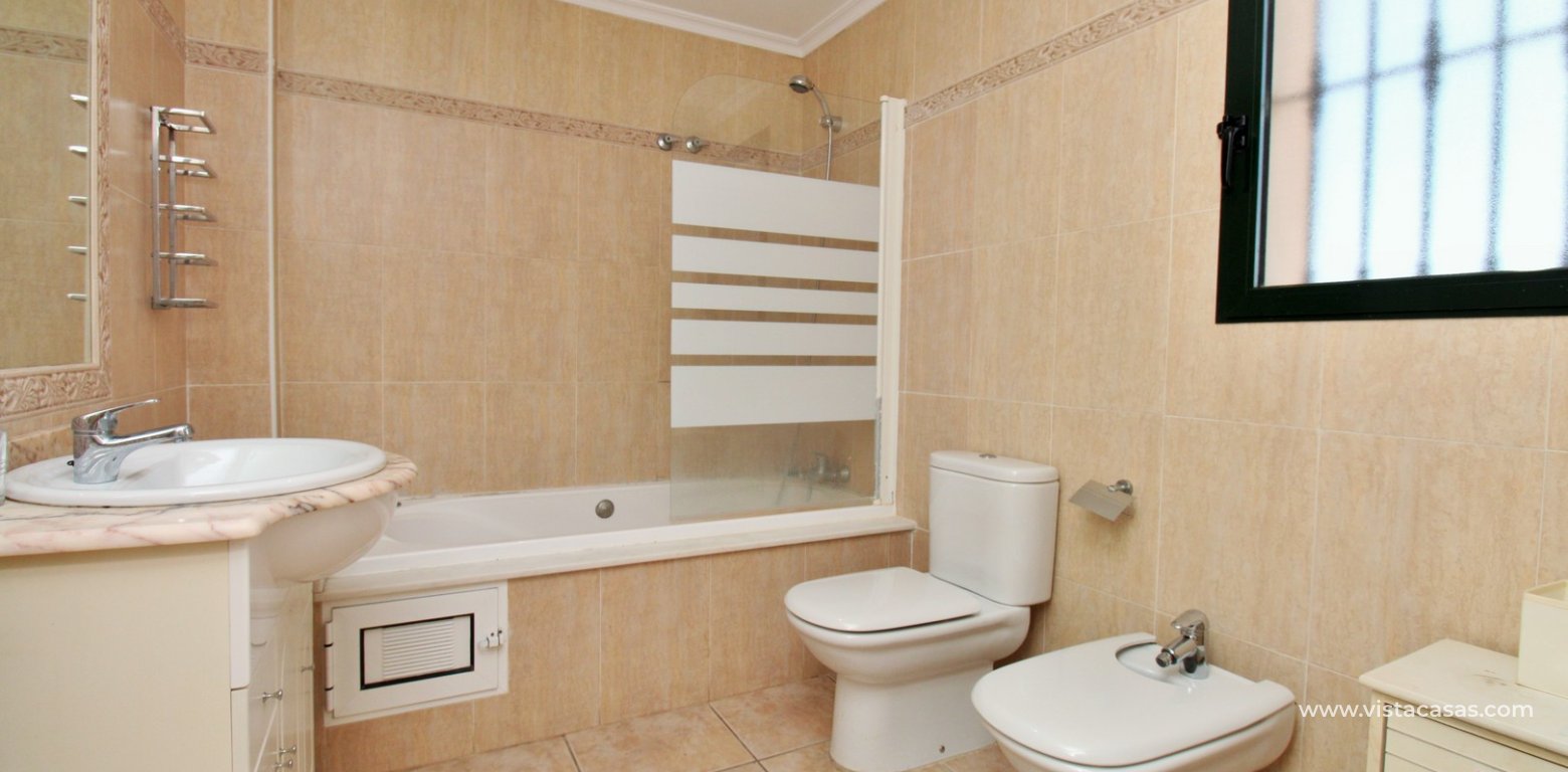 Detached Villa For Sale Brisas y Golf II Villamartin en-suite bathroom
