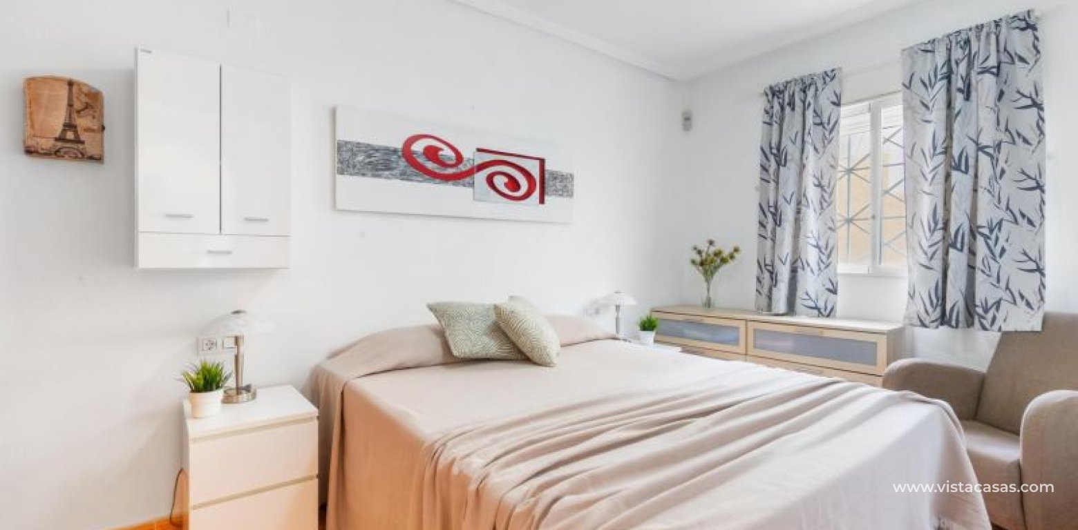 Resale - Villa - Torrevieja