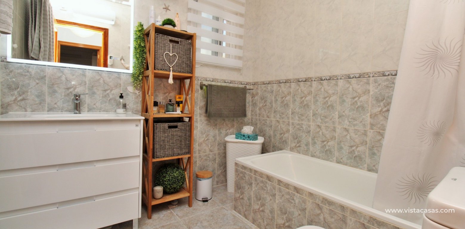 Villamartin 4 Bedroom Detached Villa For Sale Montegolf bathroom