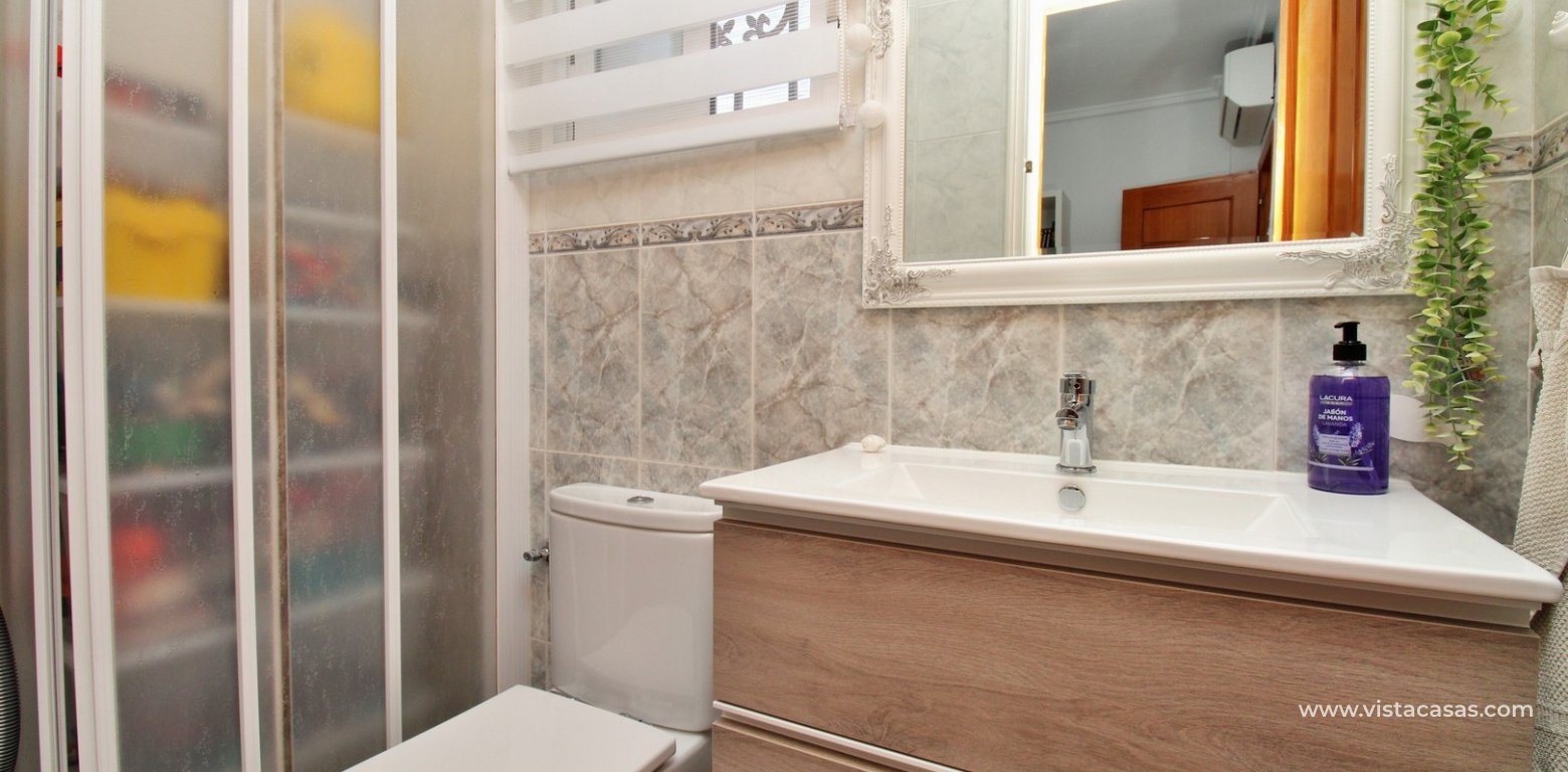 Villamartin 4 Bedroom Detached Villa For Sale Montegolf twin bedroom en-suite