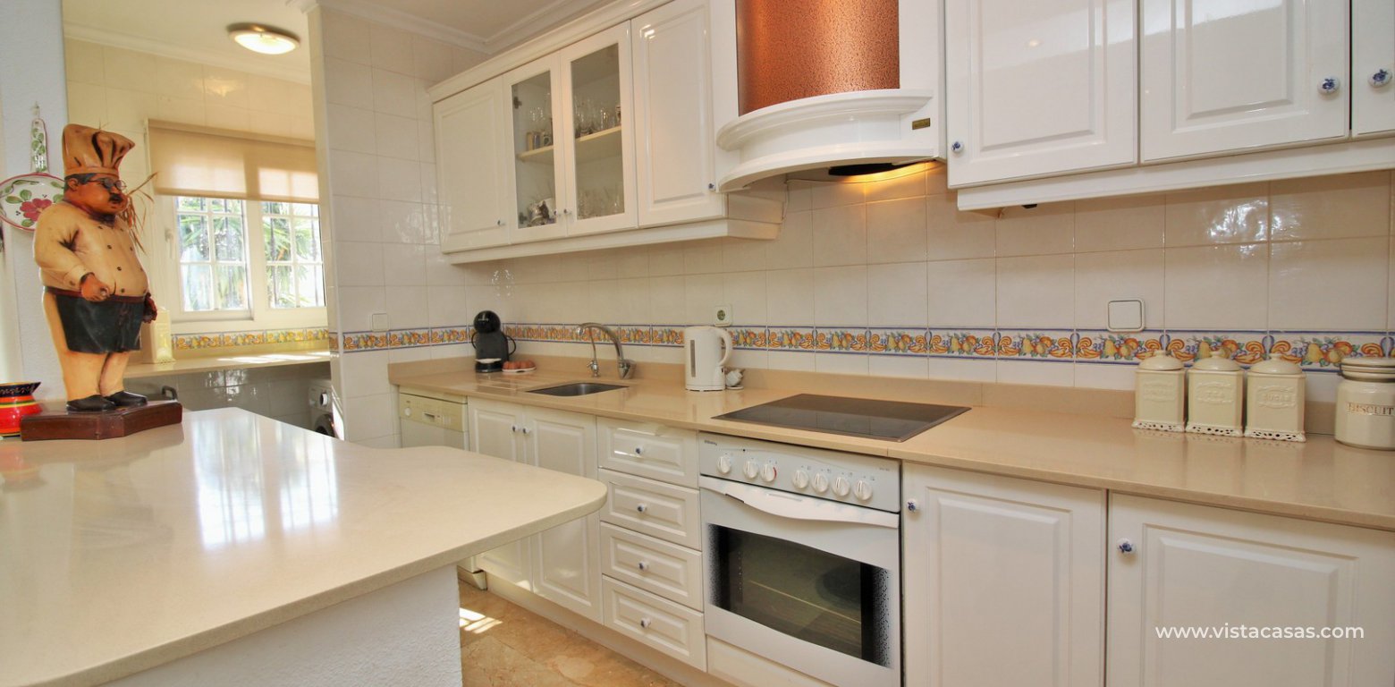 Townhouse for sale in Los Dolses kitchen