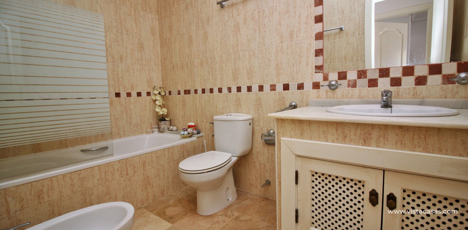 Townhouse for sale in Los Dolses bathroom