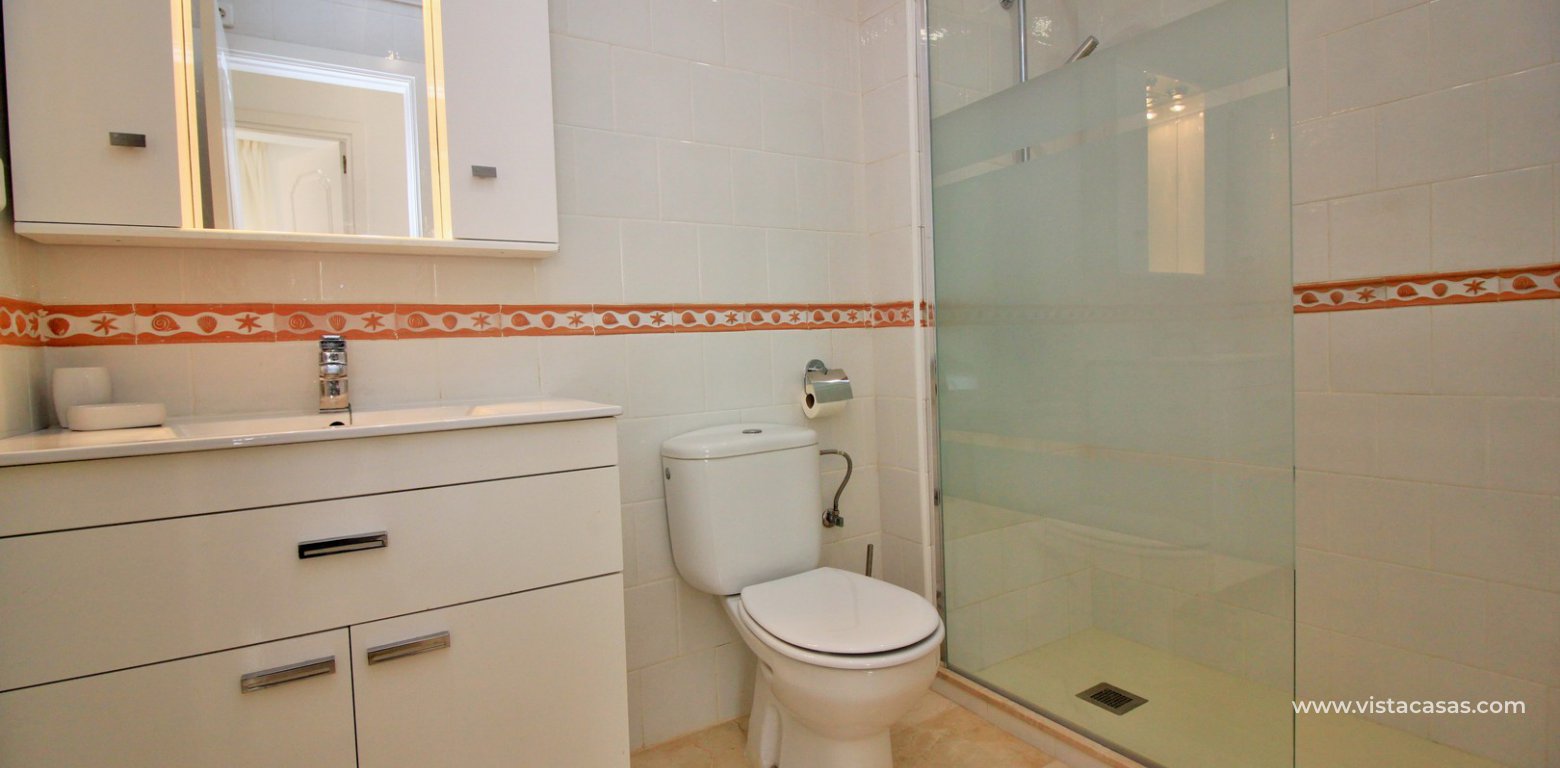 Apartment for sale in Las Violetas Villamartin bathroom