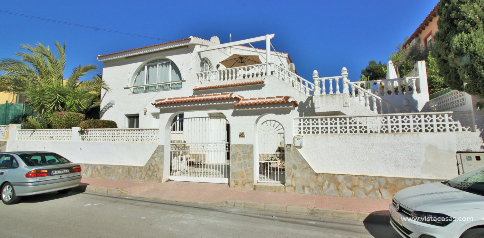 Detached villa for sale in Villamartin exterior