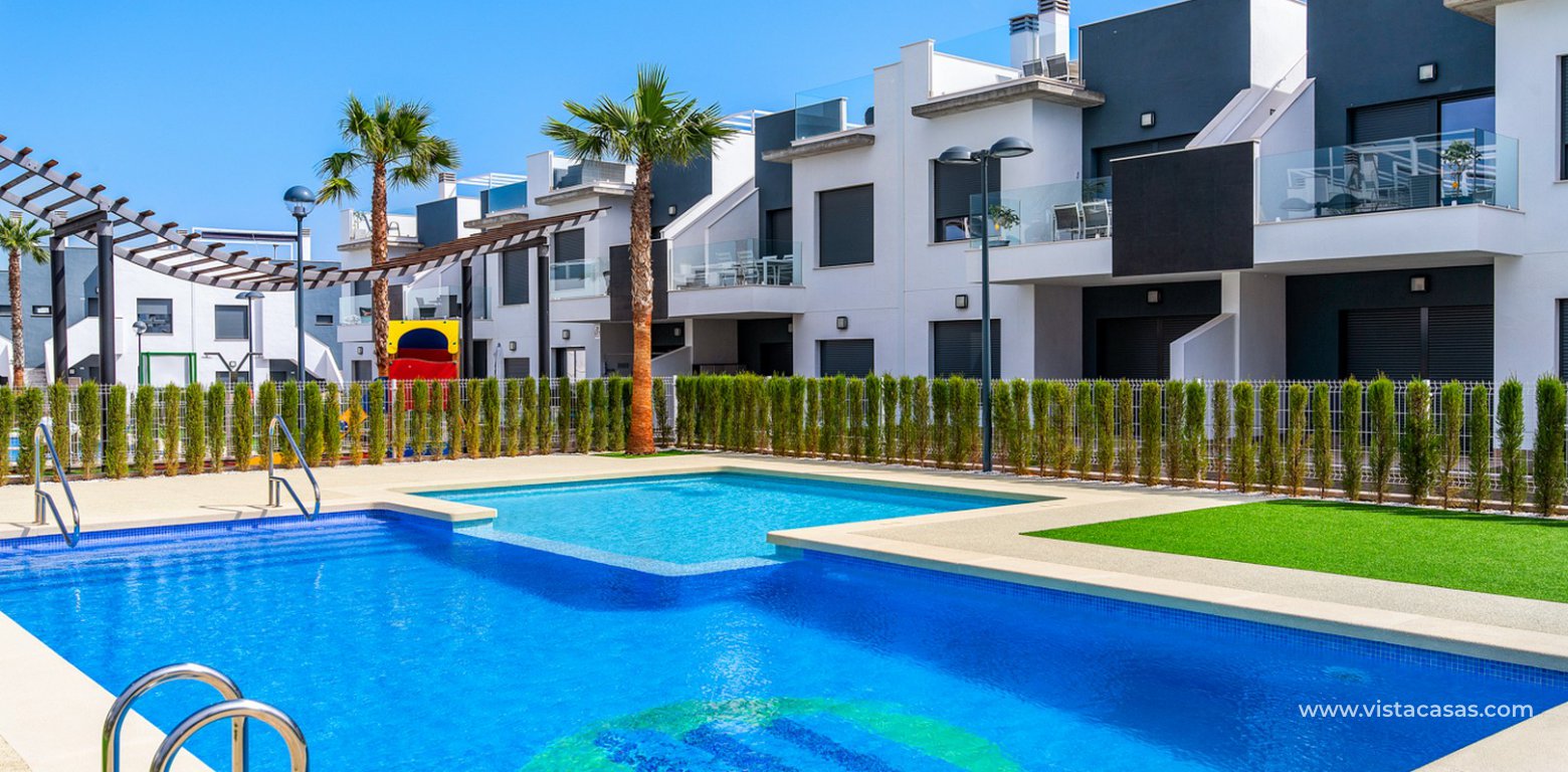 New build apartments for sale in Pilar de la Horadada Lamar Resort communal pool