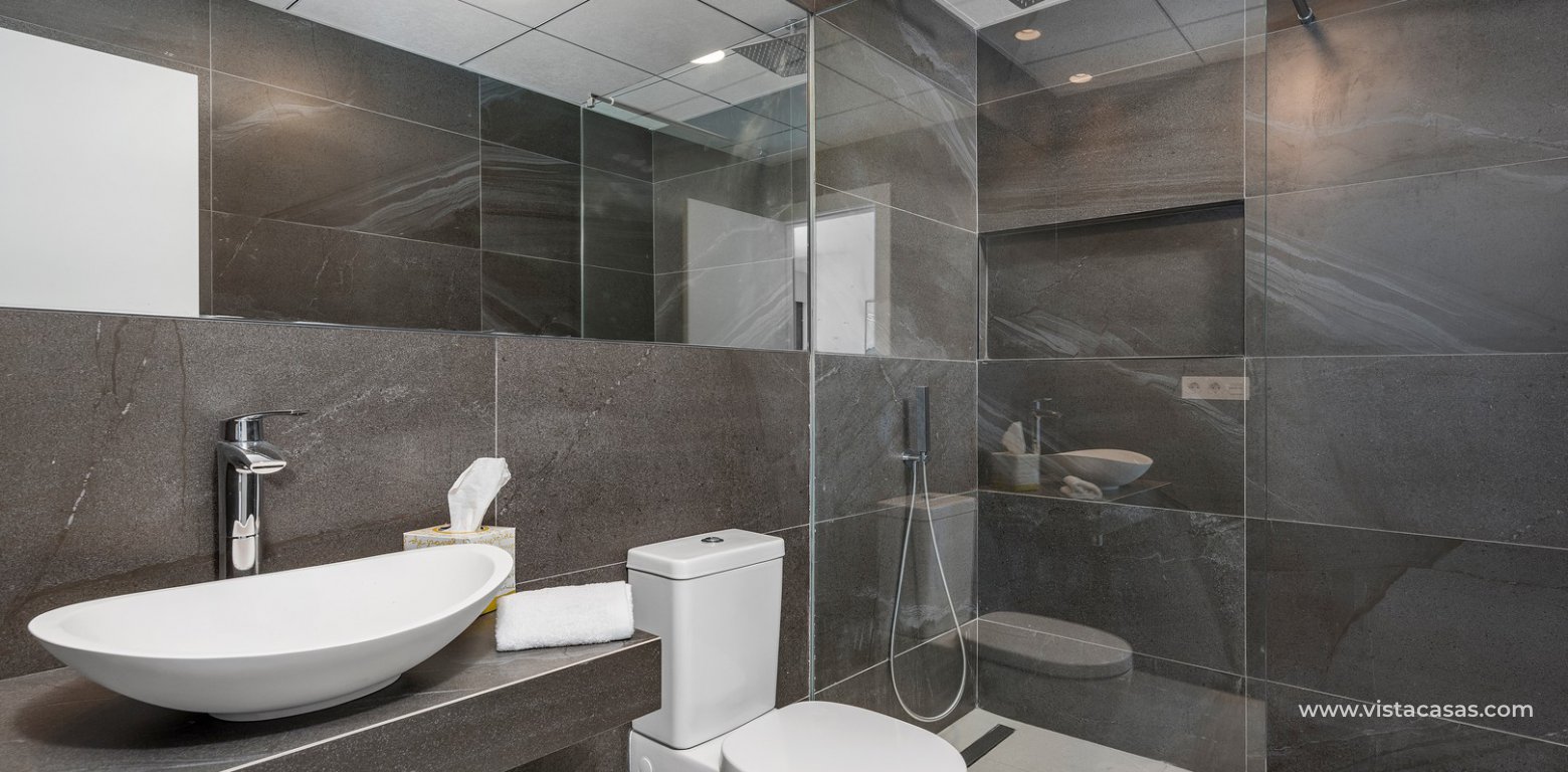 New apartments for sale in Lo Crispin bathroom