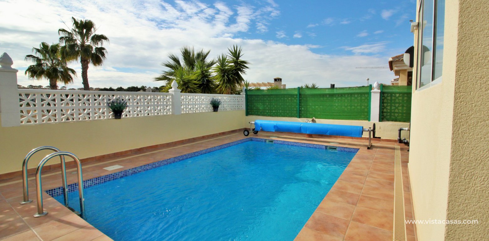 Detached villa for sale with private pool in Villamartin heated pool