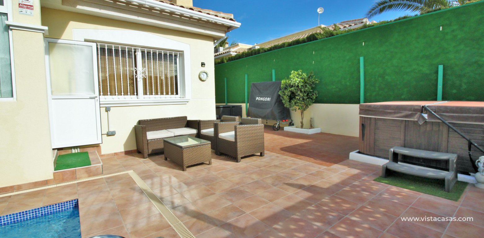 Detached villa for sale with private pool in Villamartin jacuzzi
