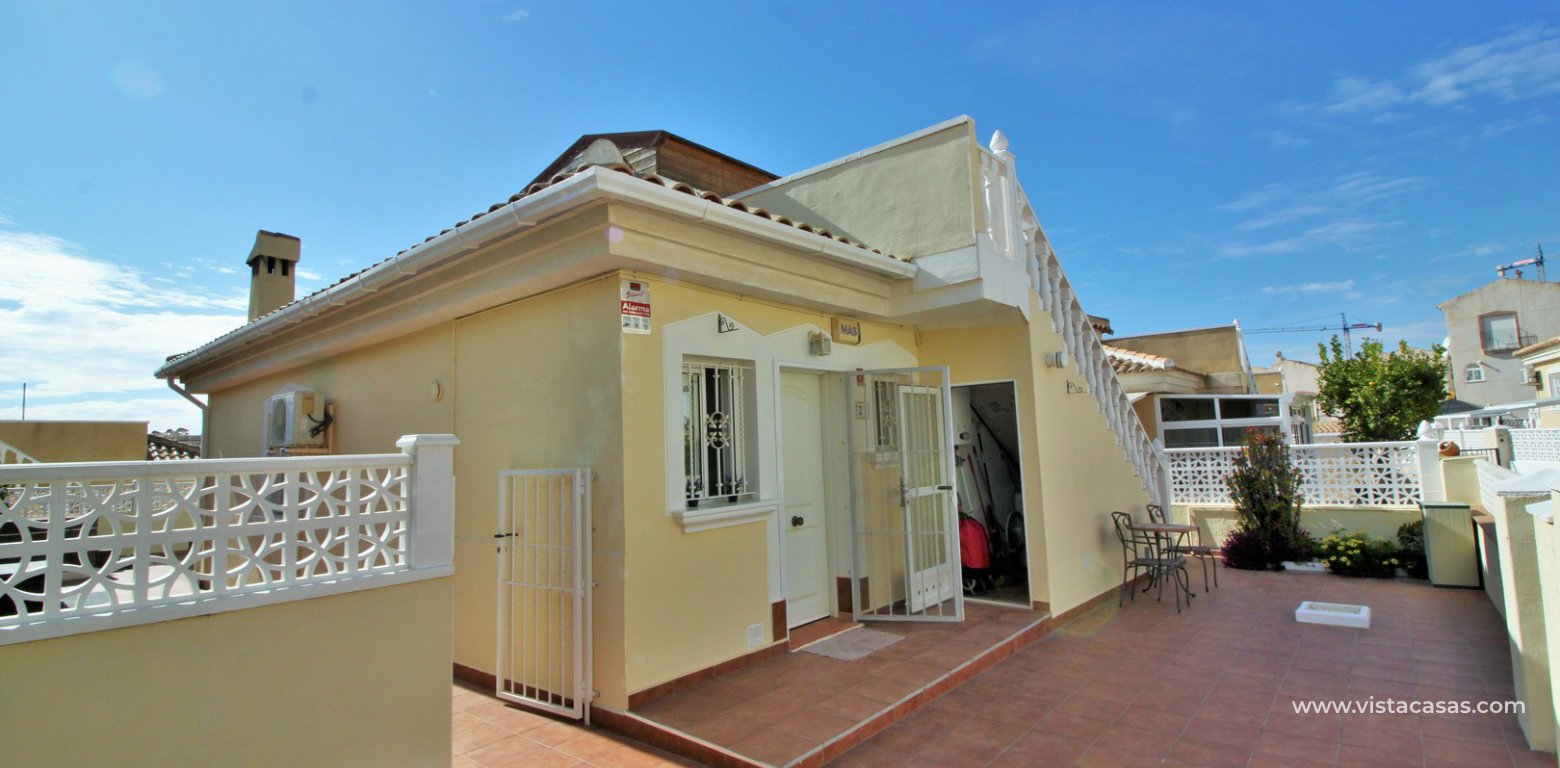 Detached villa for sale with private pool in Villamartin exterior