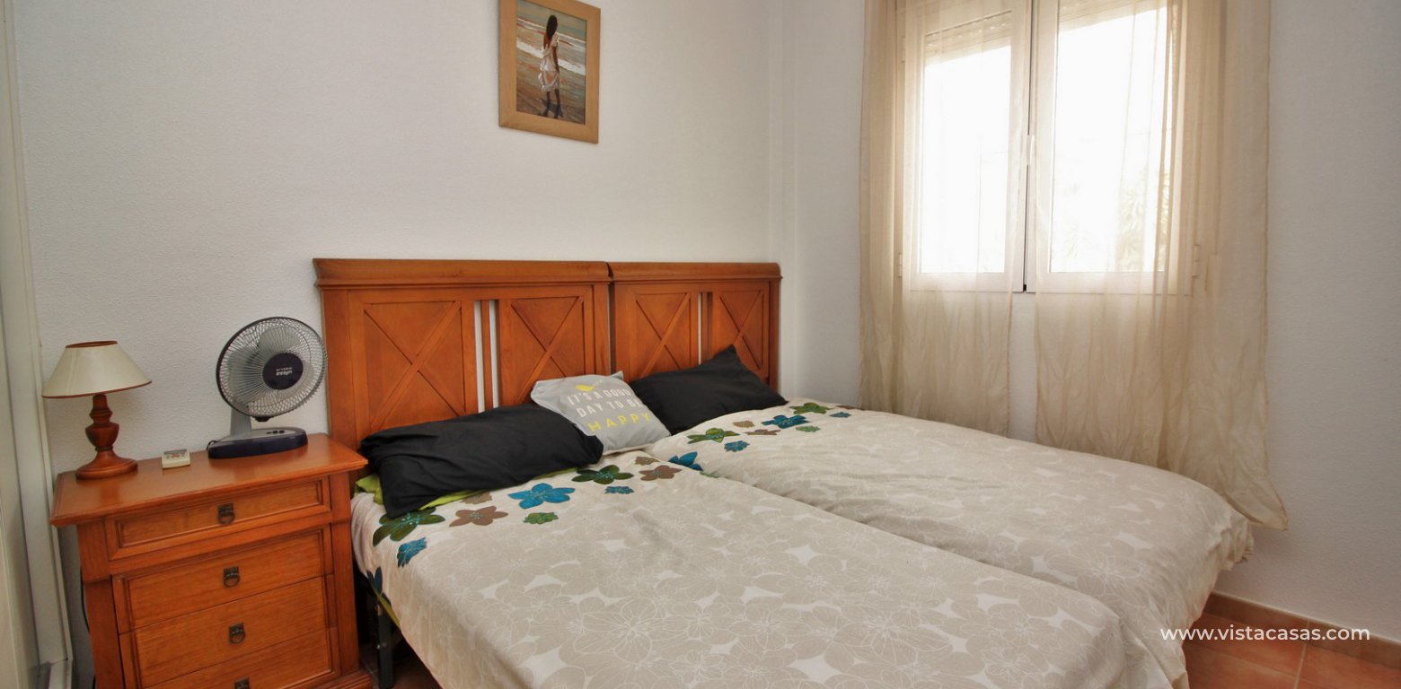 Top floor apartment for sale in Panorama Golf Villamartin double bedroom