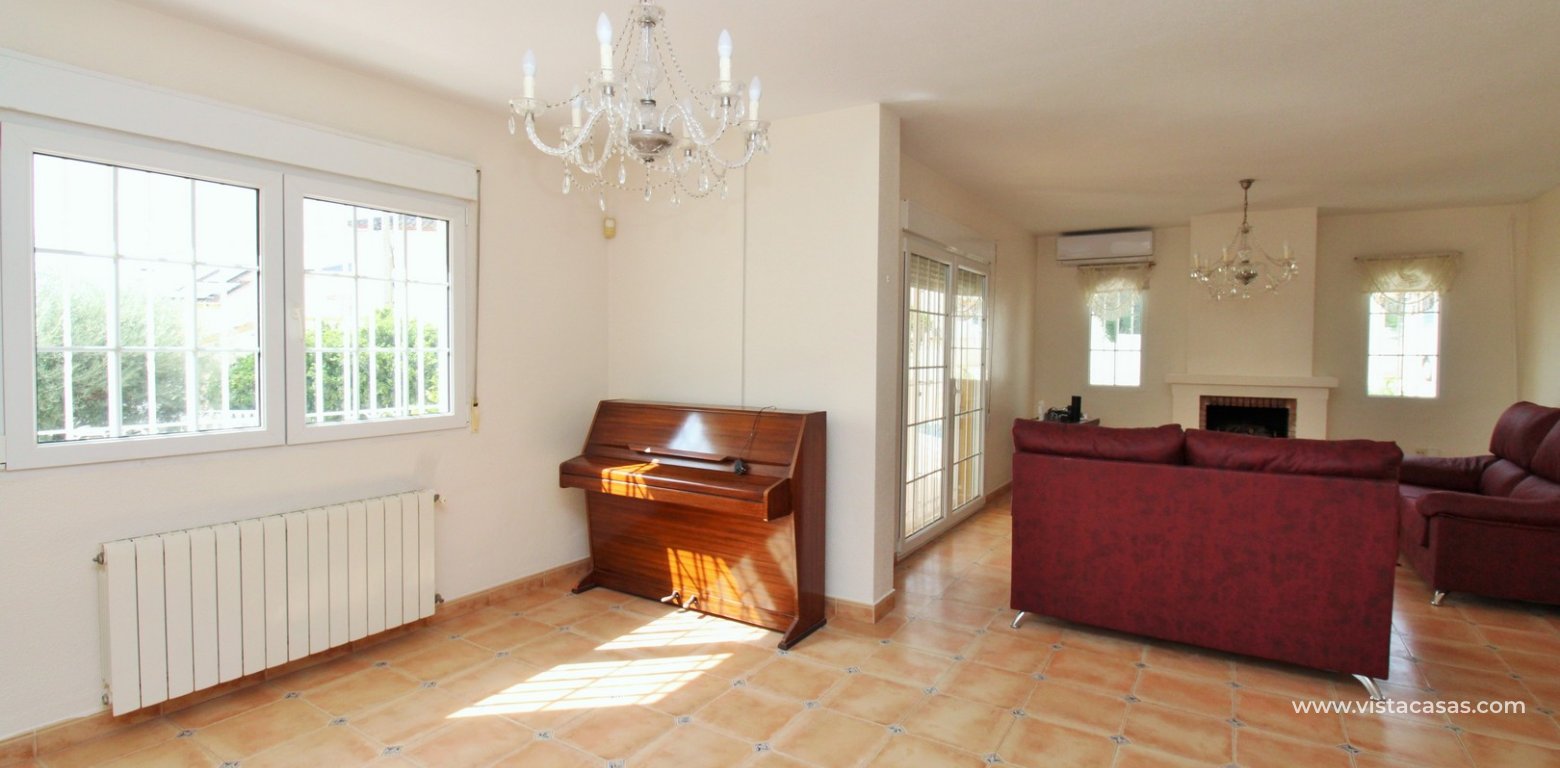 Villamartin Detached Villa Private Pool For Sale dining area