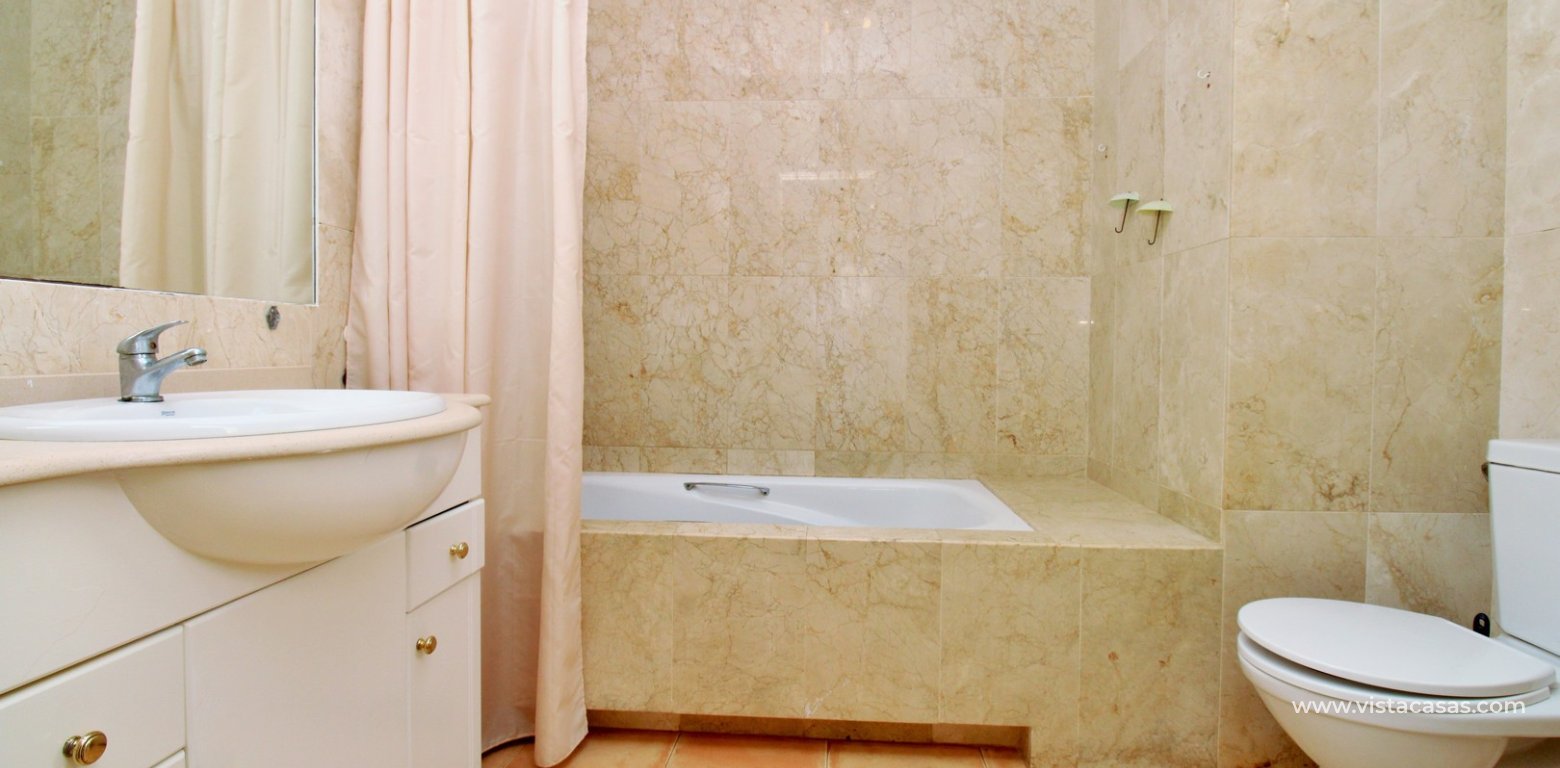 Villamartin Detached Villa Private Pool For Sale en-suite bathroom