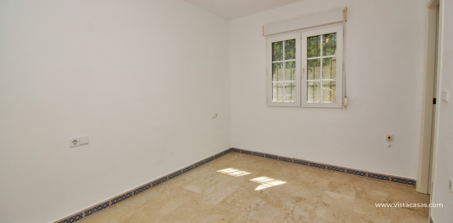 Ground floor apartment for sale in Rioja IV Villamartin master bedroom