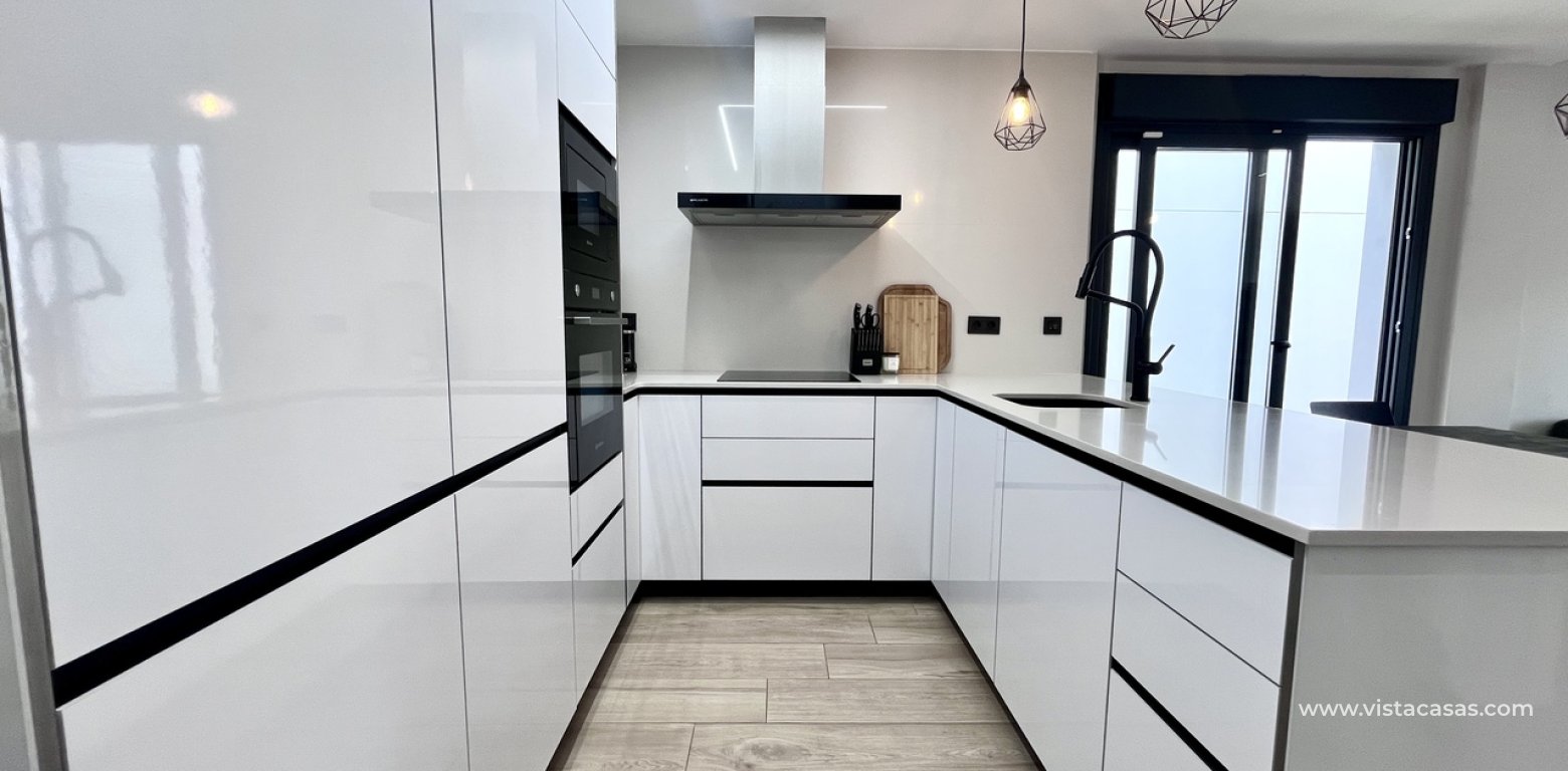 Resale - Villa - Punta Prima