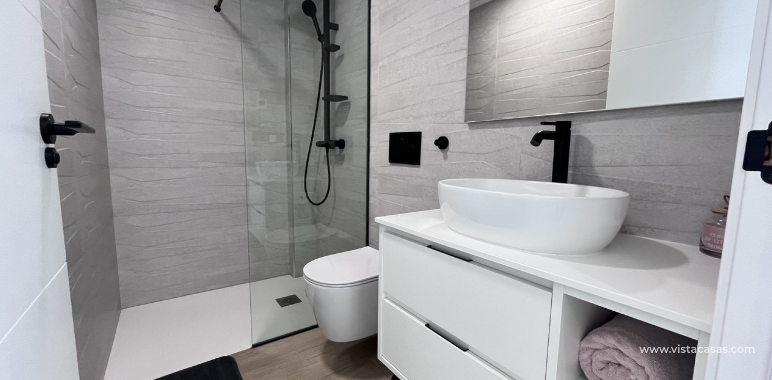 Resale - Villa - Punta Prima