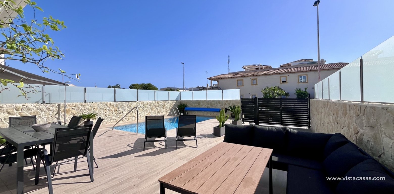 Resale - Villa - Punta Prima