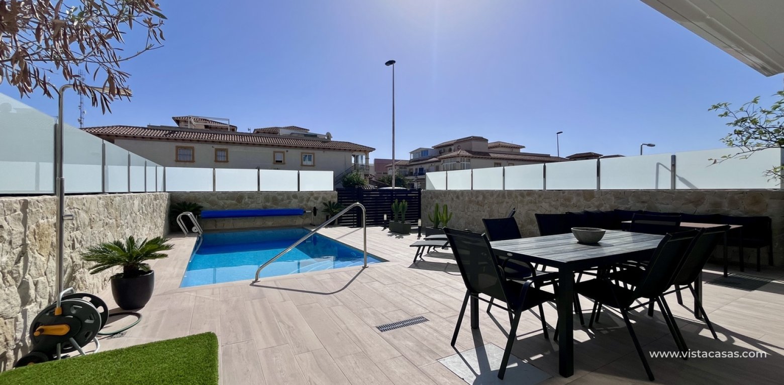 Resale - Villa - Punta Prima