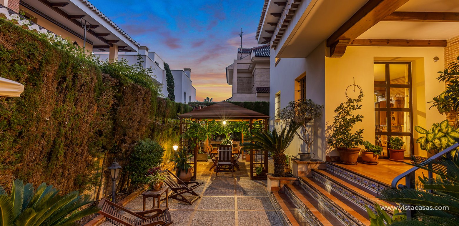 Resale - Villa - Torrevieja - La Veleta