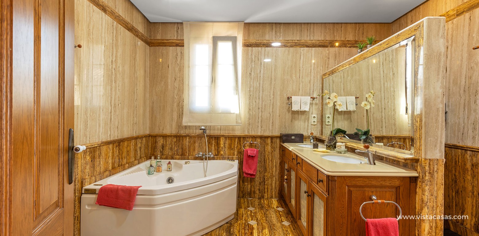 Resale - Villa - Torrevieja - La Veleta