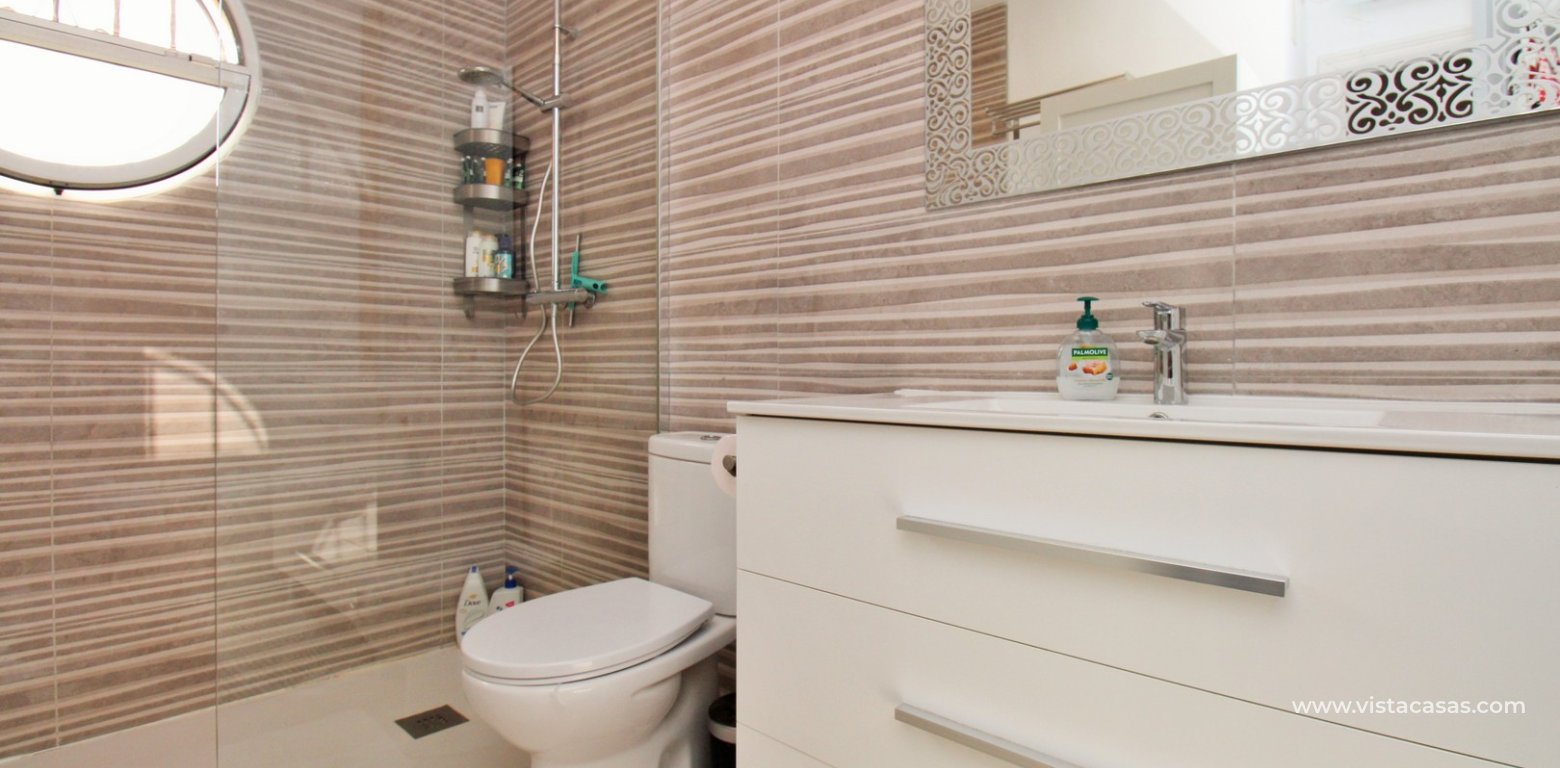 Renovated Zodiaco Quad For Sale In Villamartin family bathroom
