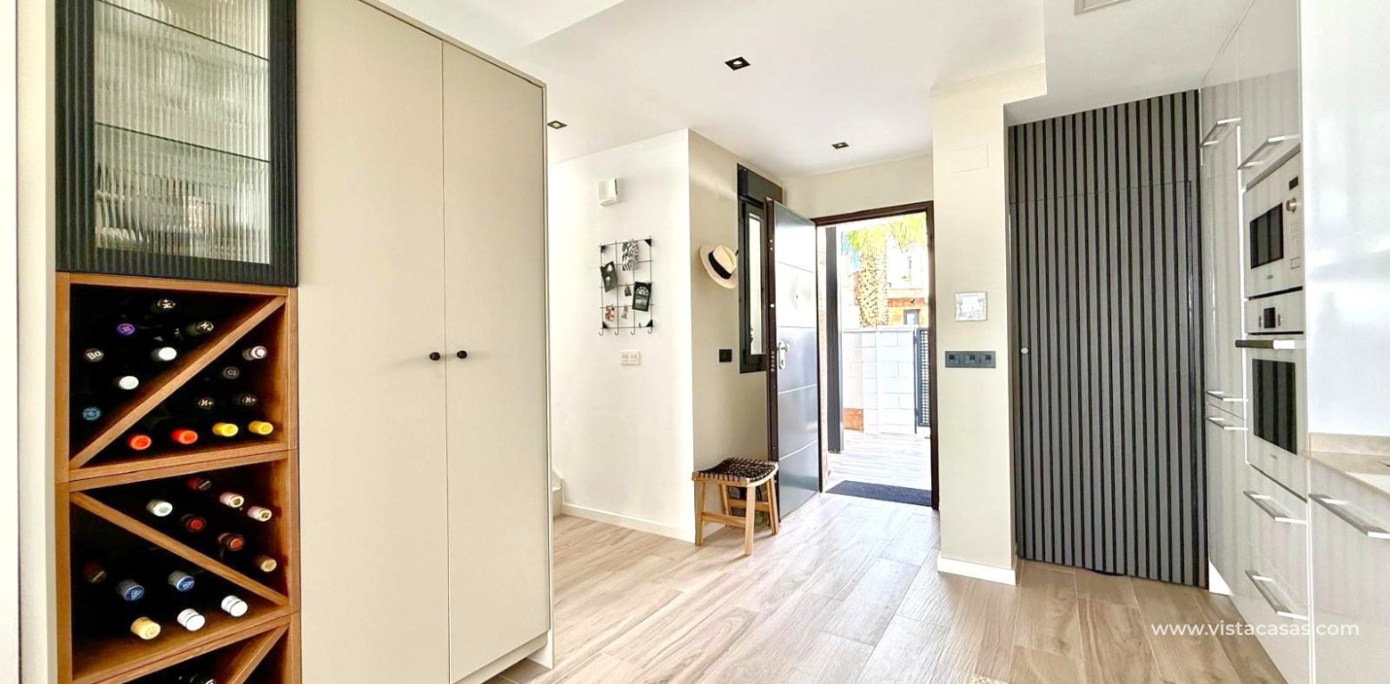 Resale - Villa - Cabo Roig