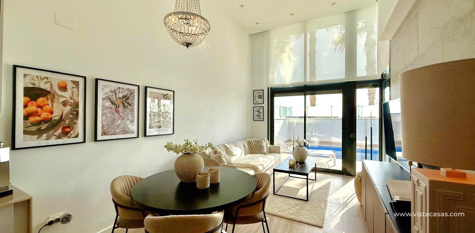 Resale - Villa - Cabo Roig