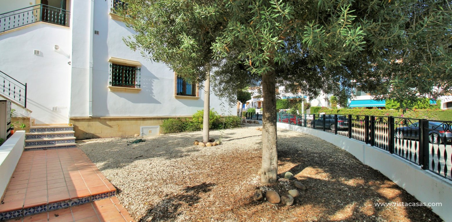 Top Floor Apartment with Garden For Sale in Pau 8 Villamartin garden 2