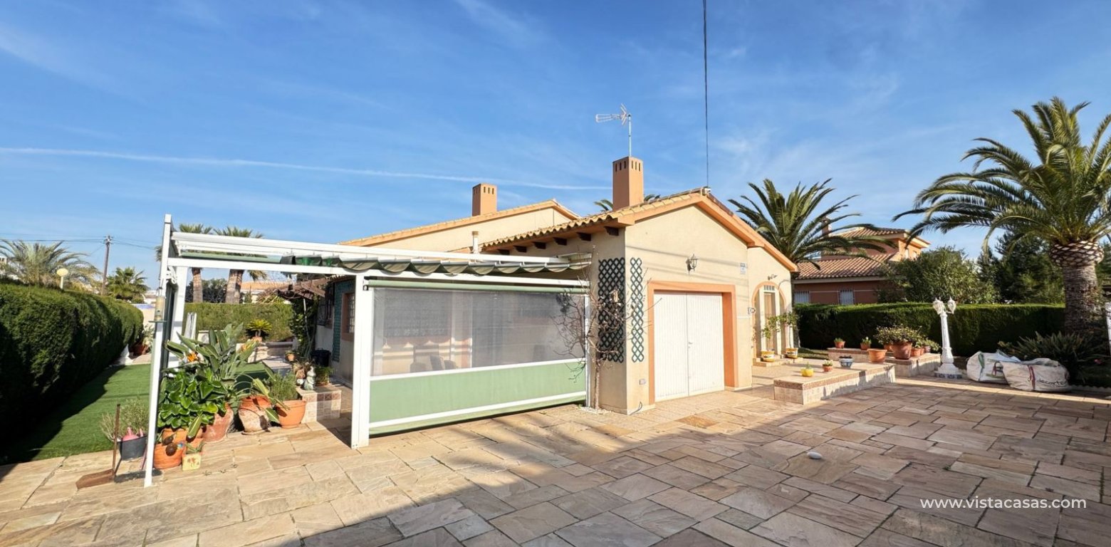 Resale - Villa - Cabo Roig