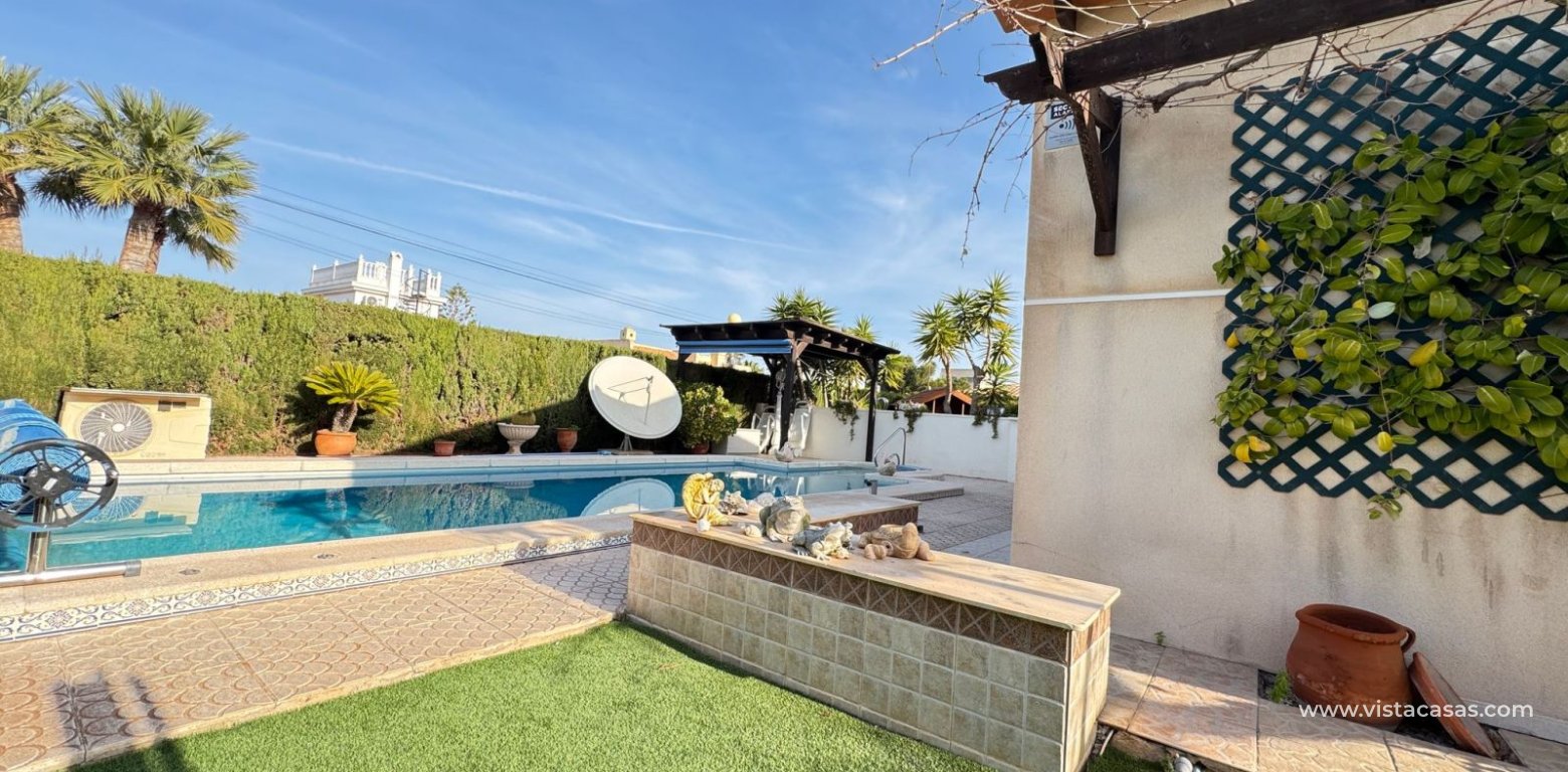 Resale - Villa - Cabo Roig
