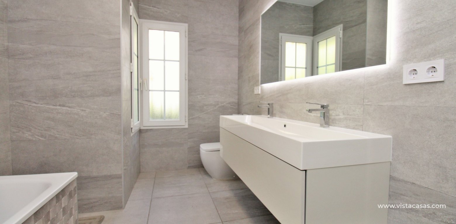 Frontline 3 Bed Villa for Sale in Las Ramblas Golf bathroom