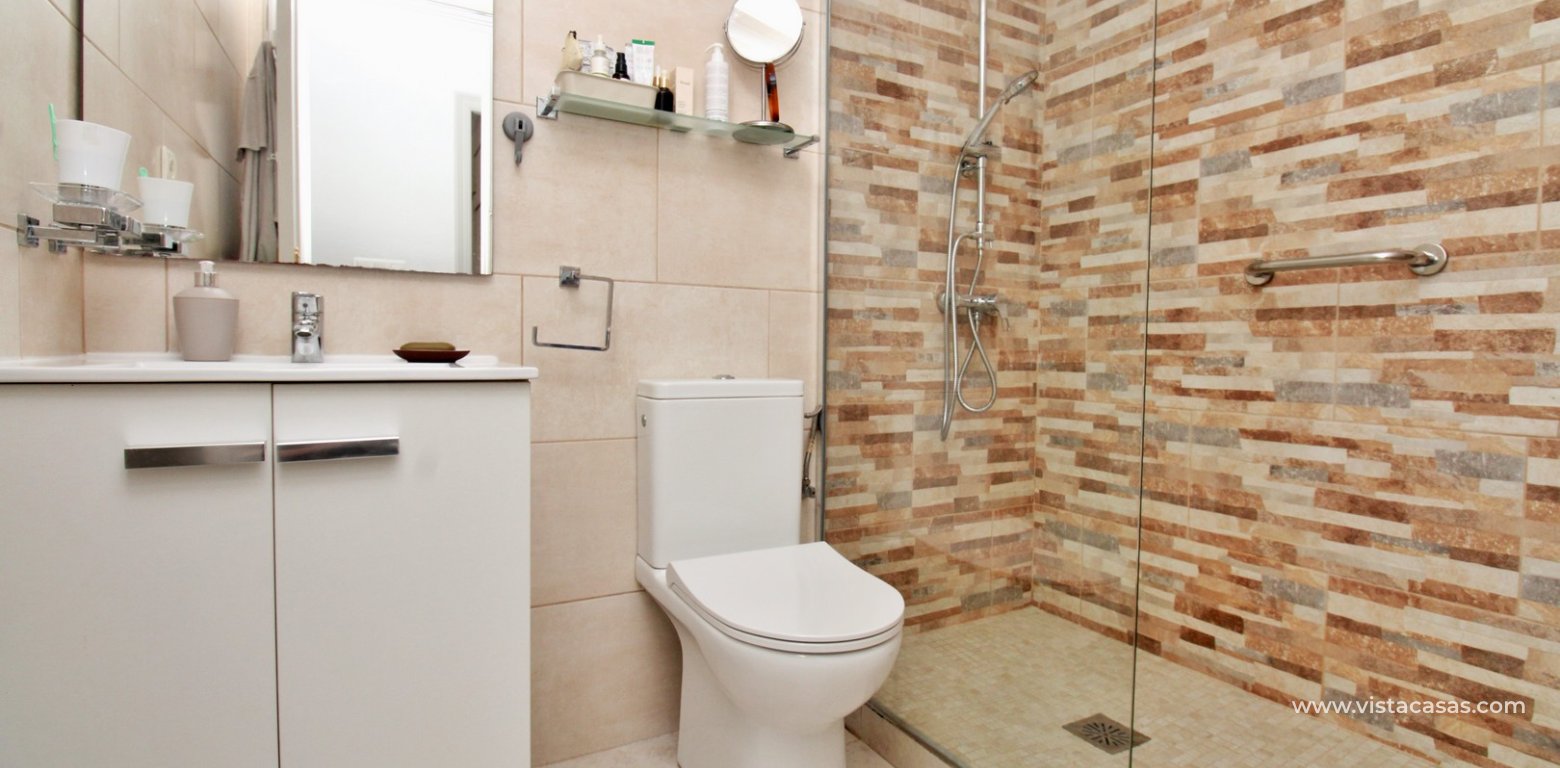 2 Bed Ground Floor Apartment For Sale Lomas del Golf Villamartin bathoom renovated