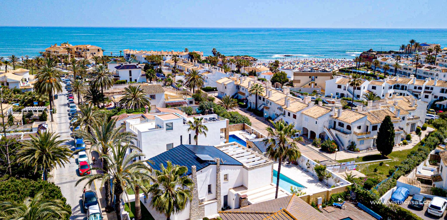 Venta - Chalet - La Zenia