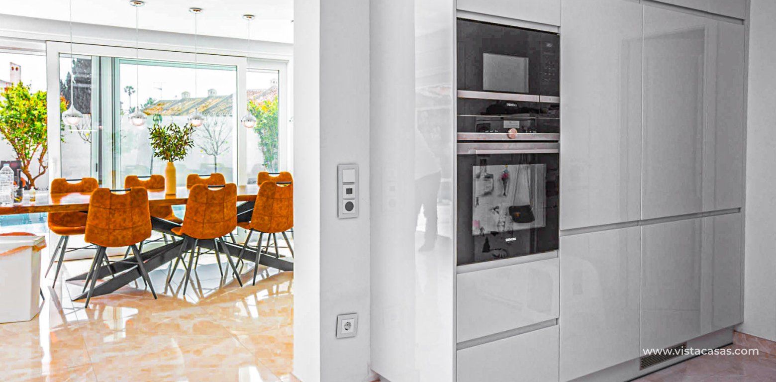 Venta - Chalet - La Zenia