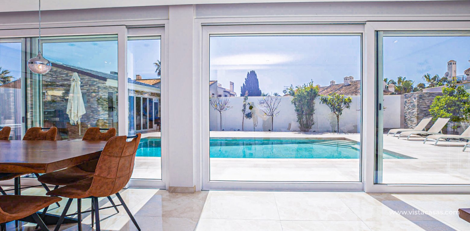 Venta - Chalet - La Zenia